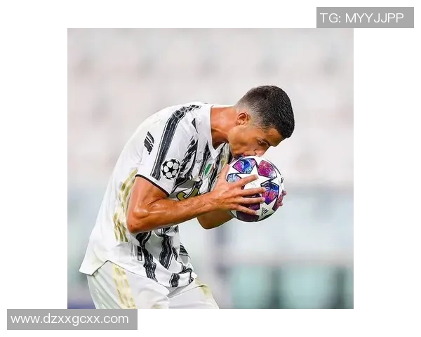 足球明星华丽转身：从绿茵场到全能巨星的逆袭之路